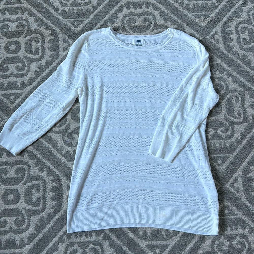Old Navy lightweight white sweater. Perfect for layering